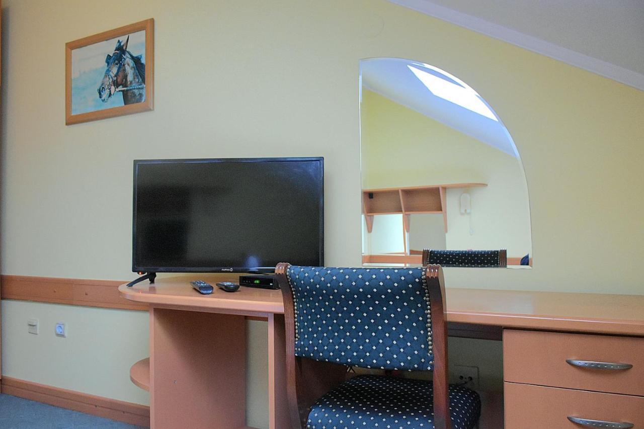 Hotel Lupus Нови-Сад Экстерьер фото